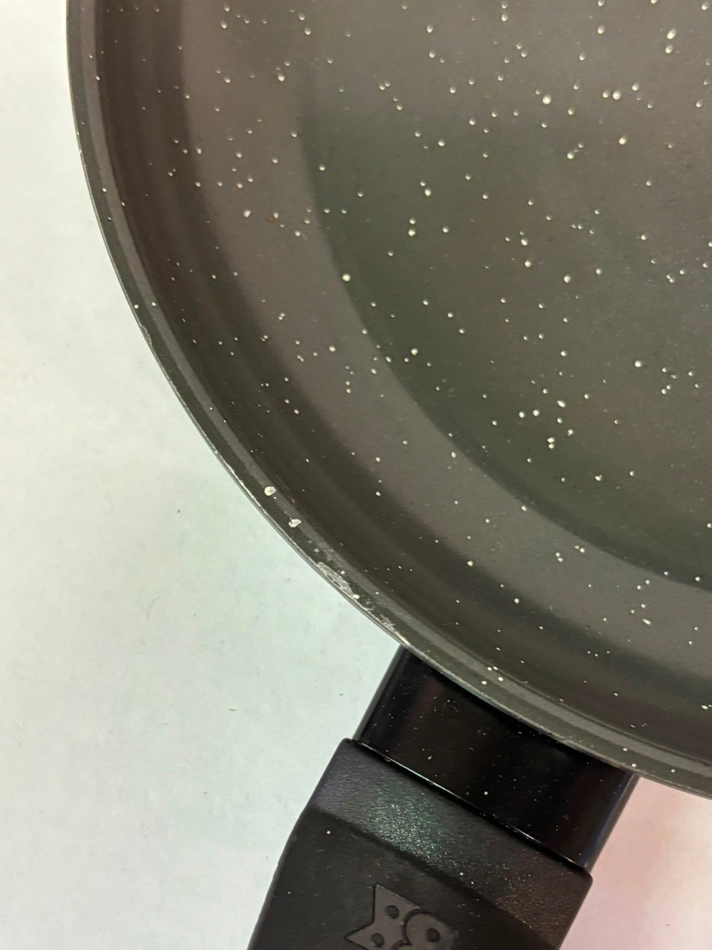BK Universe Koekenpan 20cm - PFAS-vrije antikleeflaag - Koekenpan inductie - ZONDER VERPAKKING EN RAND LICHTE SCHADE 3⭐️
