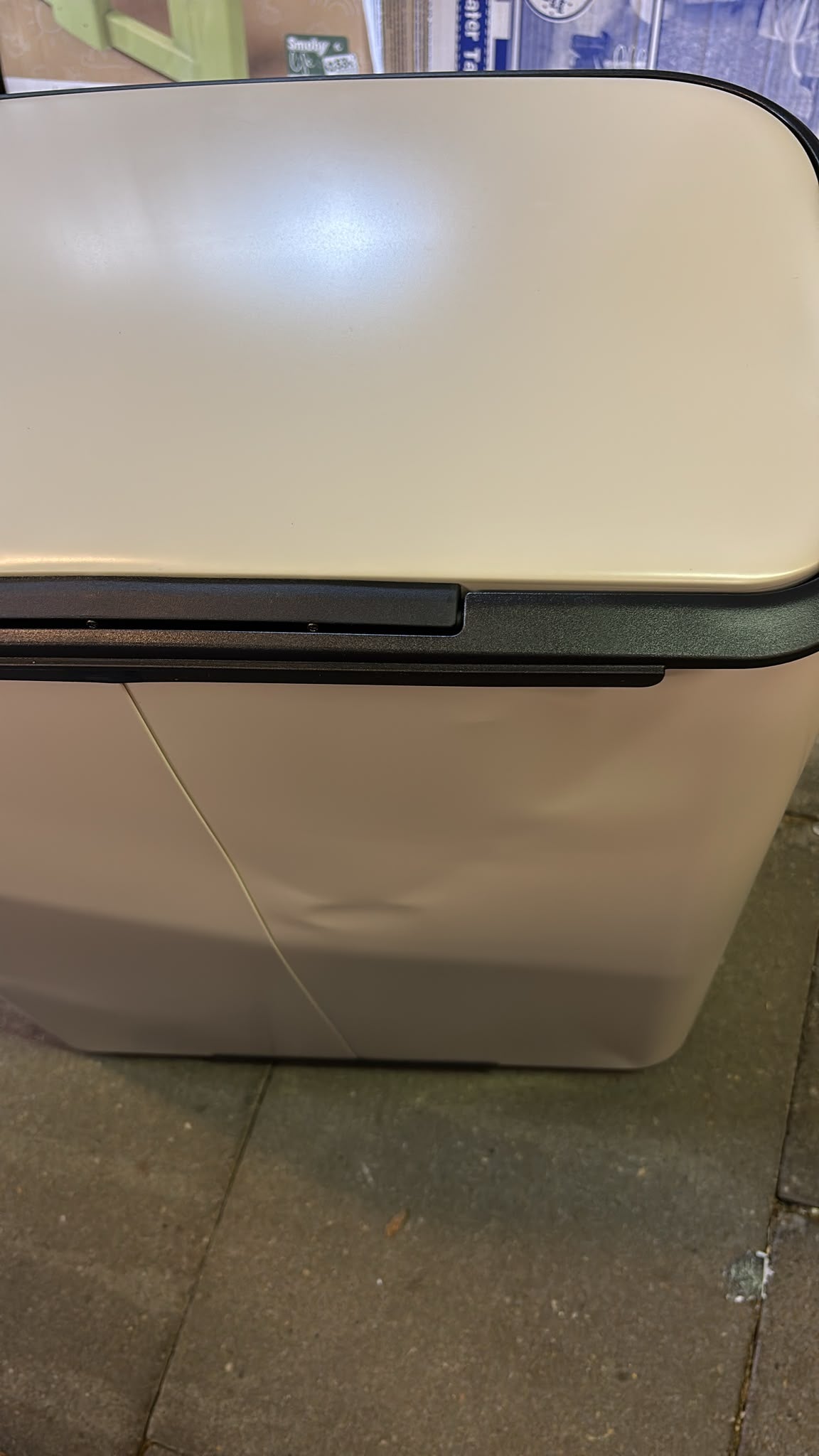 Brabantia Bo Prullenbak - 60 liter - 1 vak - Soft Beige LET OP! KLEINE DEUKJES