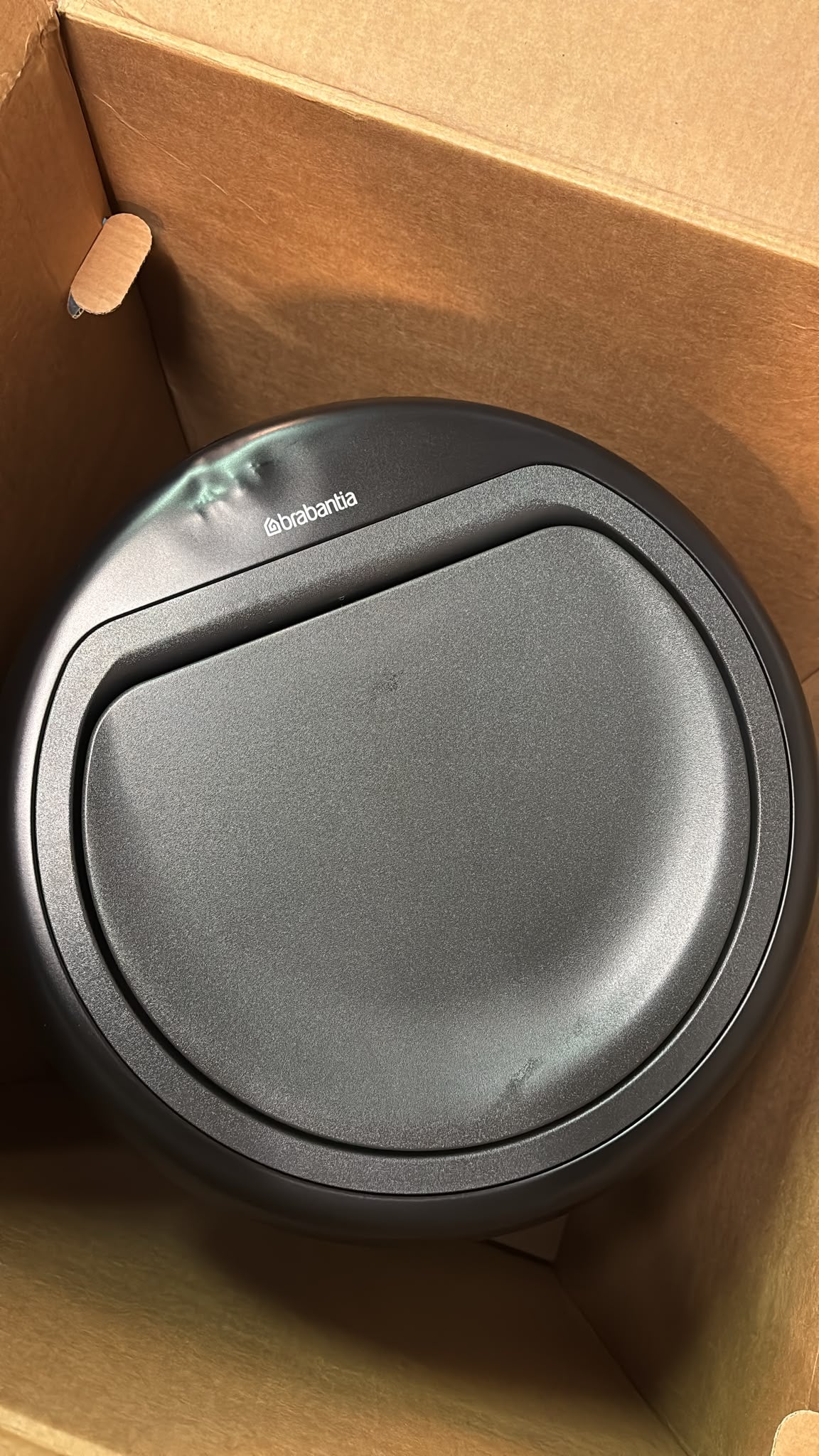 Brabantia Touch Bin Prullenbak - 60 liter - Matt Black LET OP! DEUKJE IN DEKSEL