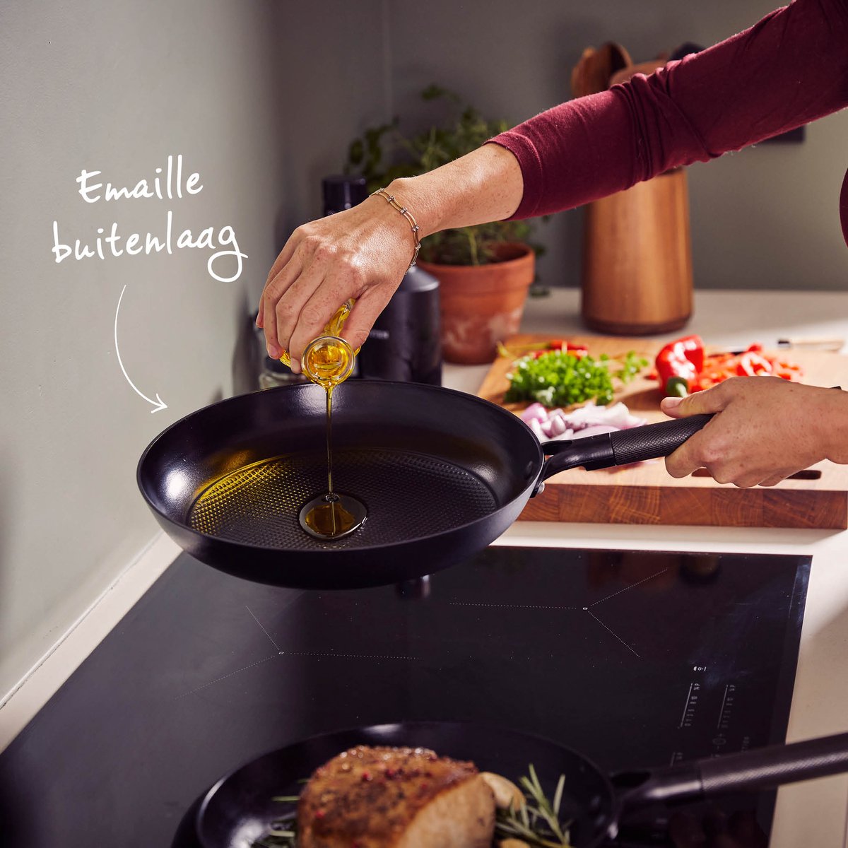 Brabantia Patron Koekenpan Non-Stick - Ø 24 cm –100% PFAS-Vrije Antiaanbaklaag –luxe Design Alu handgreep -Geschikt voor Inductie - 100% Gerecycled geperst ijzer– Zwart