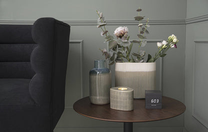 Karlsson Wekker Mini Cube - Zwart fineer, Wit LED - 8x8x8cm - Scandinavisch