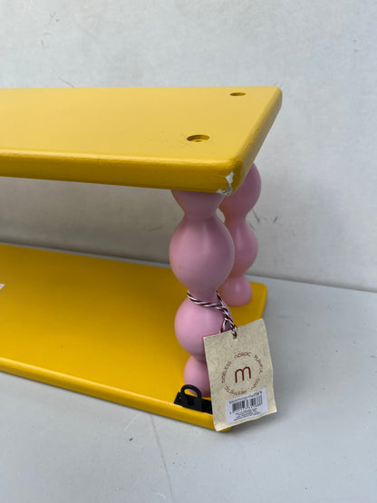 Bloomingville Wandplank Bibiola Geel