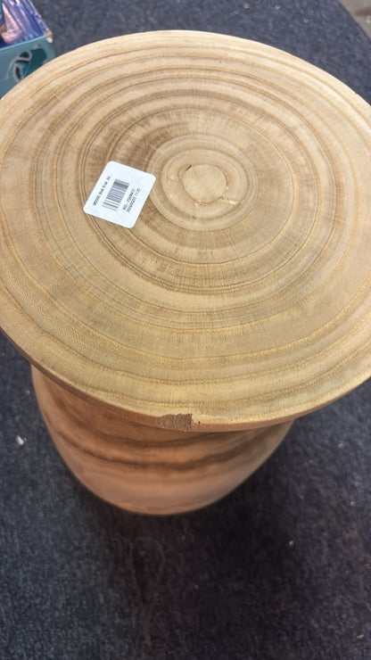 WOOOD Bink Kruk - Hout - Naturel - 40x28x28 LET OP! bovenkant kruk is beschadigd!&nbsp;