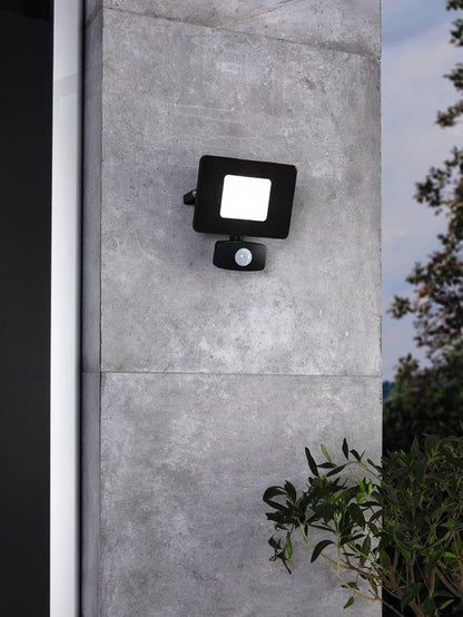 EGLO Faedo 3 Wandlamp Buiten - LED - Bewegingssensor - 14 cm - Zwart tweede kans